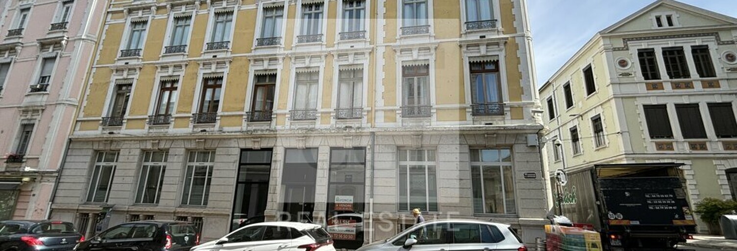 Commerce  193 m² à louer à Vienne (38200)