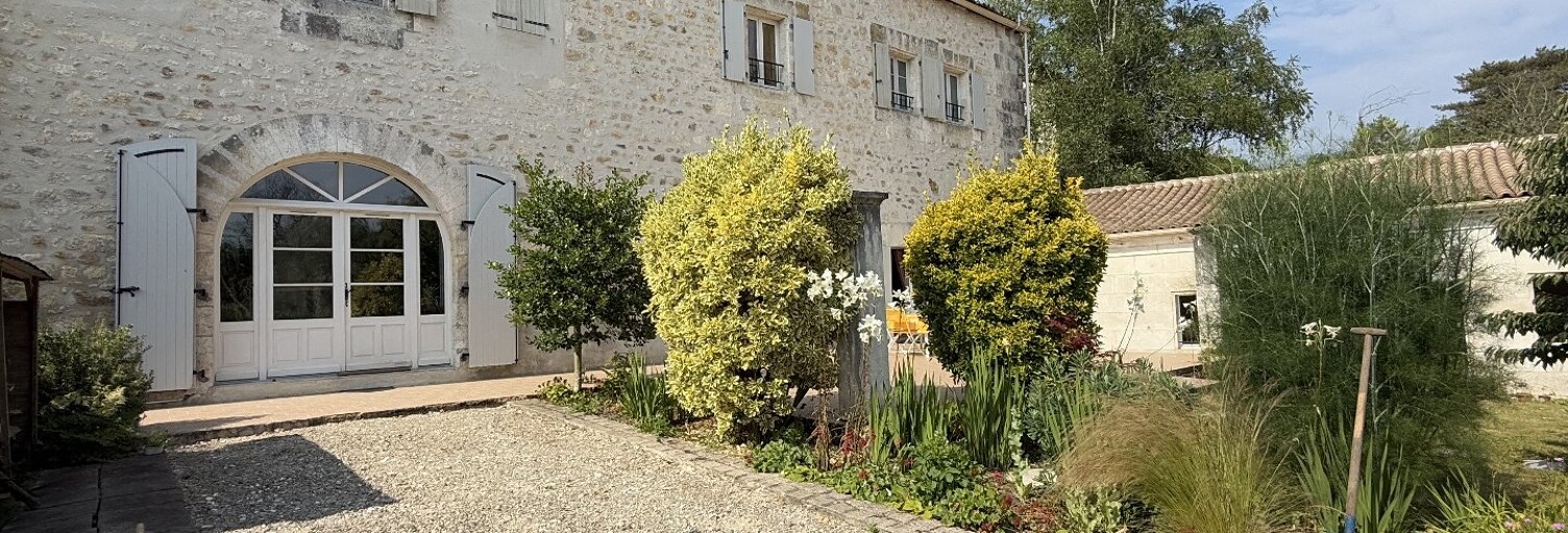 Maison 7 Pièces 300 m² à vendre à Vouzan (16410)