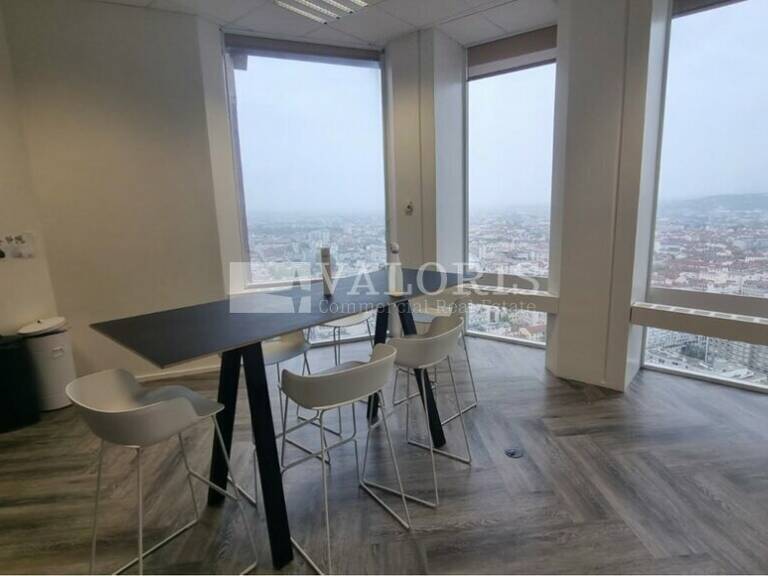 BUREAUX à LOUER — photo 1