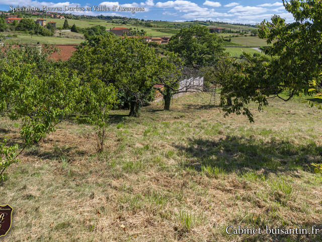 Terrain à bâtir de 700 m2 — photo du bien