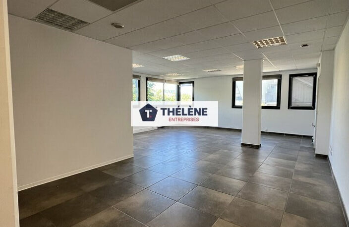 BUREAUX à LOUER — photo 2