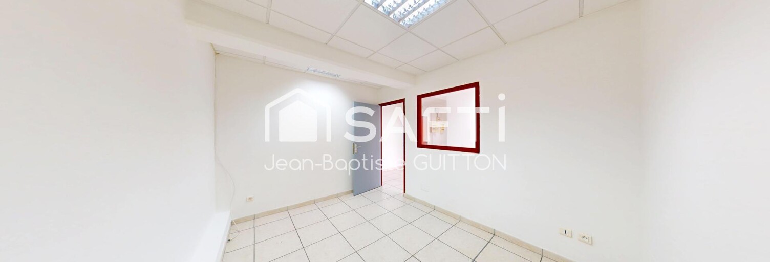 Bureau  10 m² à louer à Fort-de-France (97200)