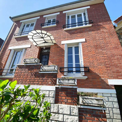 Maison 5 pièces 2750 €