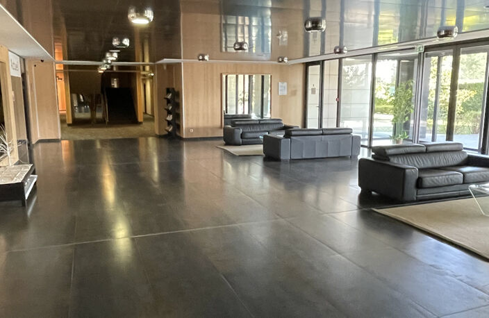 118 m2 LIEUSAINT - CARRE HAUSMANN II - BUREAUX DE STANDING — photo 5