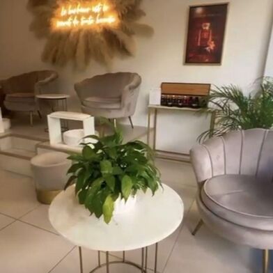 Commerce  230000 €