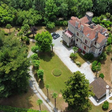 Maison 20 pièces 735000 €