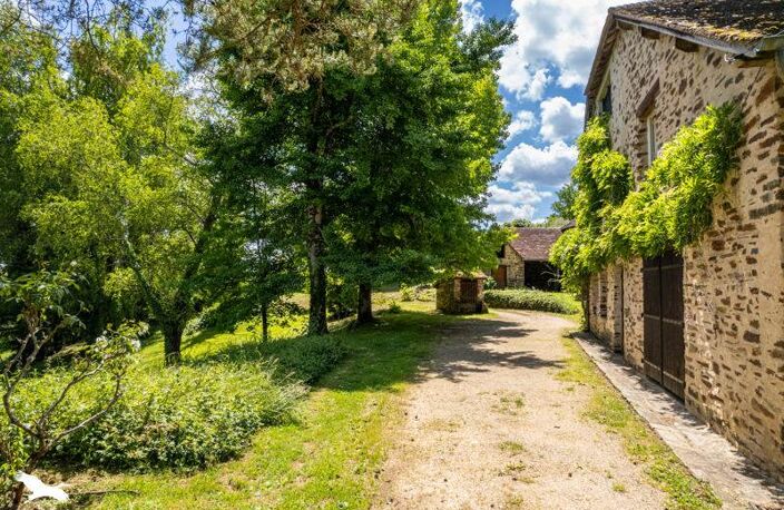 Maison en pierre de 18 pièces principales — photo 2