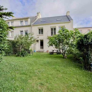 Maison 8 pièces 337920 €