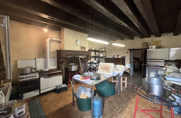 Maison en pierre de 2 pièces principales — photo 3