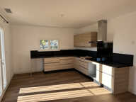 BERNIS, Location Appartement T4 au 1er étage d'une Villa avec jardin privatif — photo 2