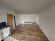 BERNIS, Location Appartement T4 au 1er étage d'une Villa avec jardin privatif — photo 3