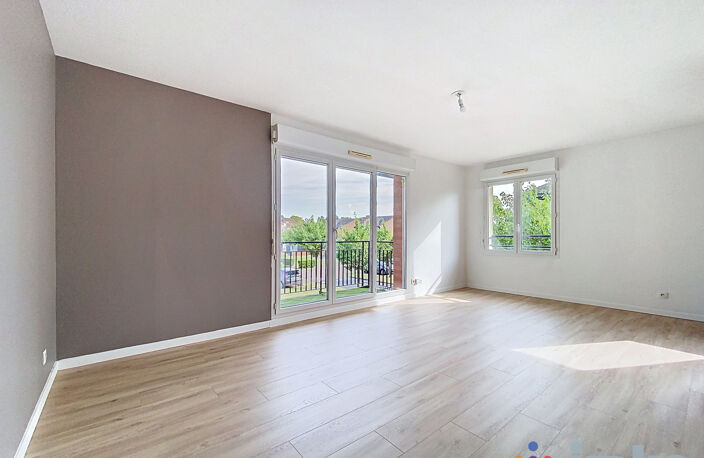 Appartement T3 sur LEERS avec balcon et 2 places de parking — photo 2