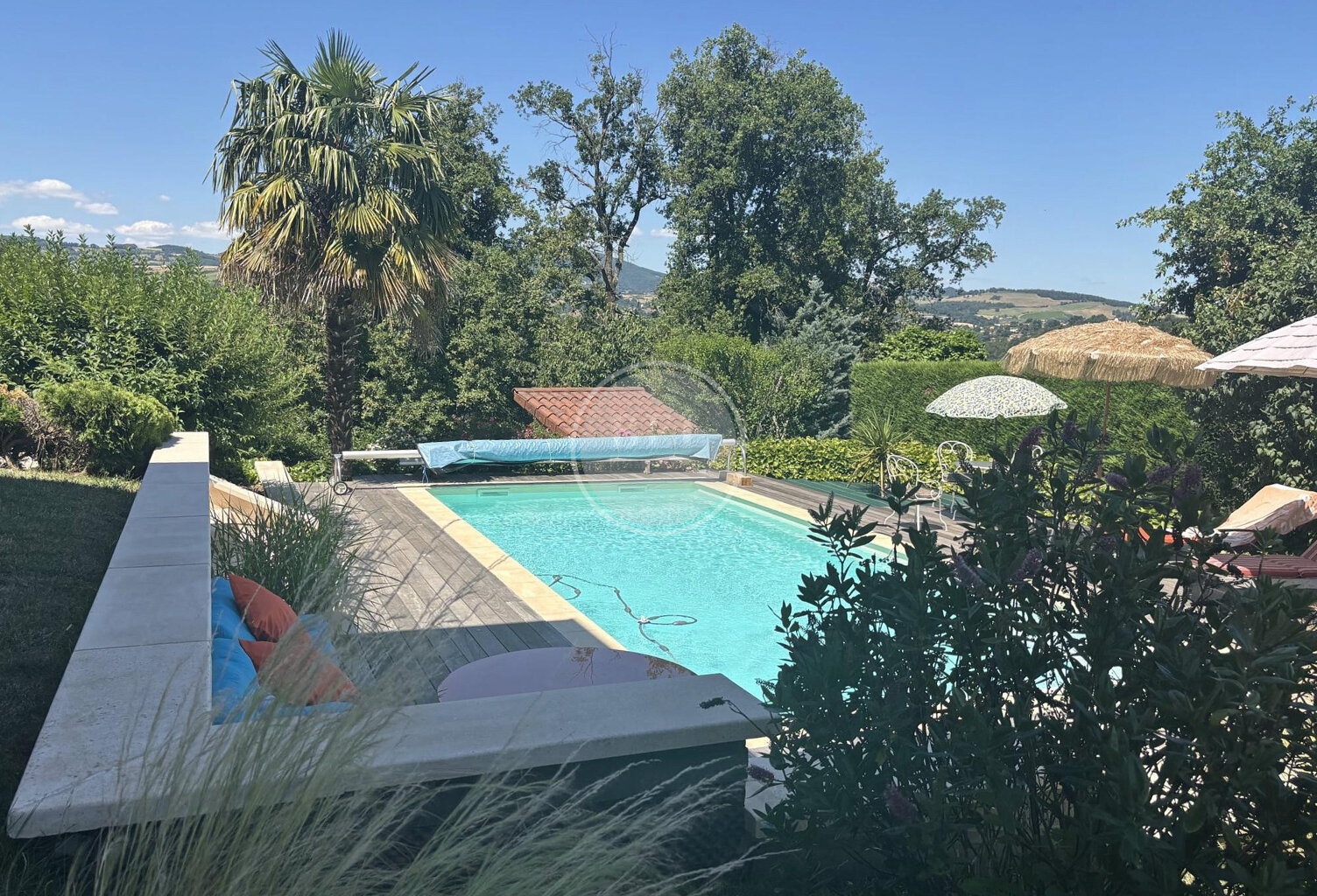 Maison de charme avec jardin et piscine — photo 1