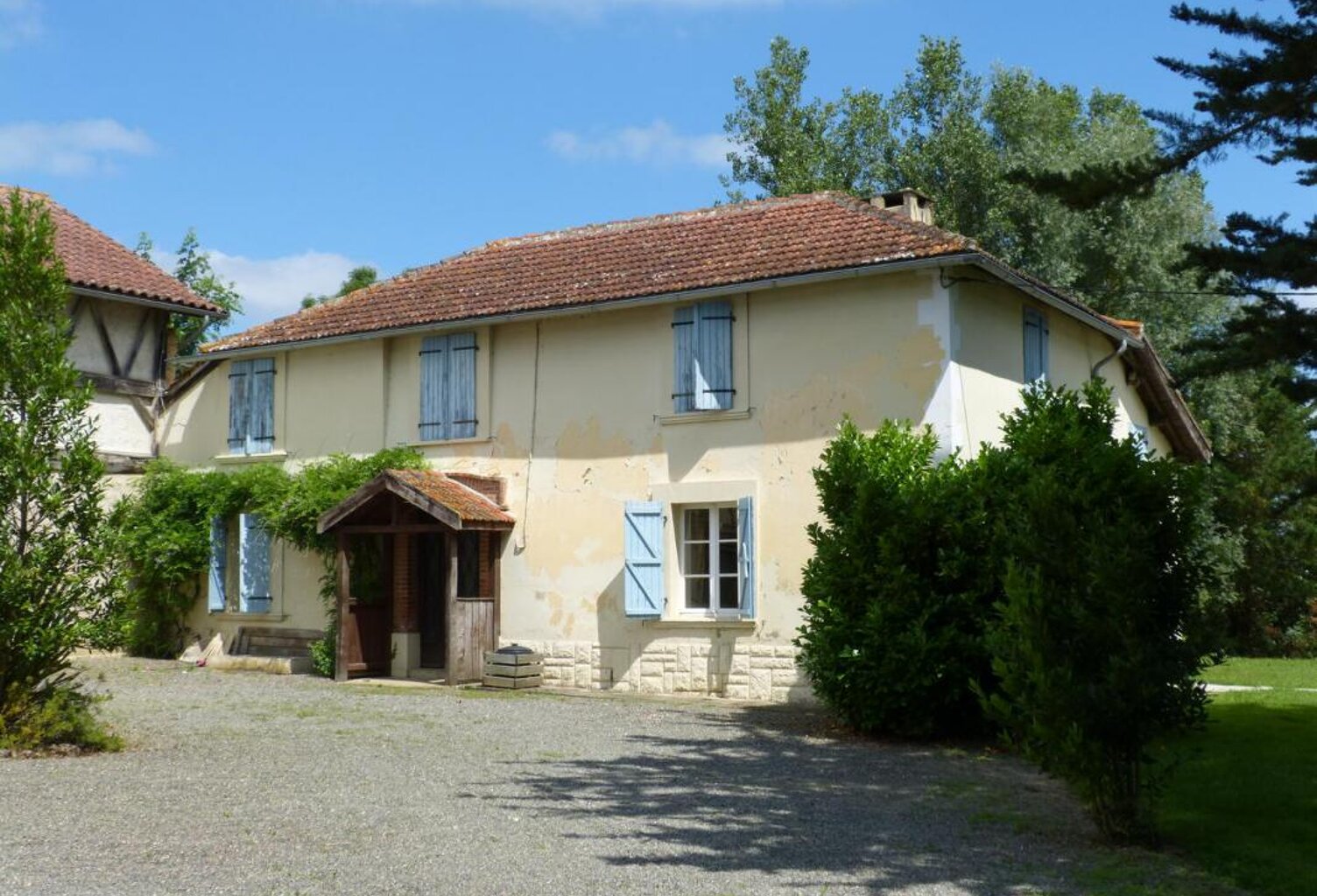 À vendre, dans le Gers proche de Trie-sur-Baise: maison gasconne 4 chambres avec gîte 3 chambres, piscine et jardin de 6 904 m². Situation calme et rurale — photo 1