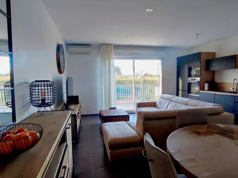 ROQUEBRUNE SUR ARGENS APPARTEMENT T3 GARAGE — photo 1
