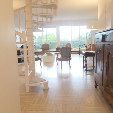 Appartement 6 pièces 950 €