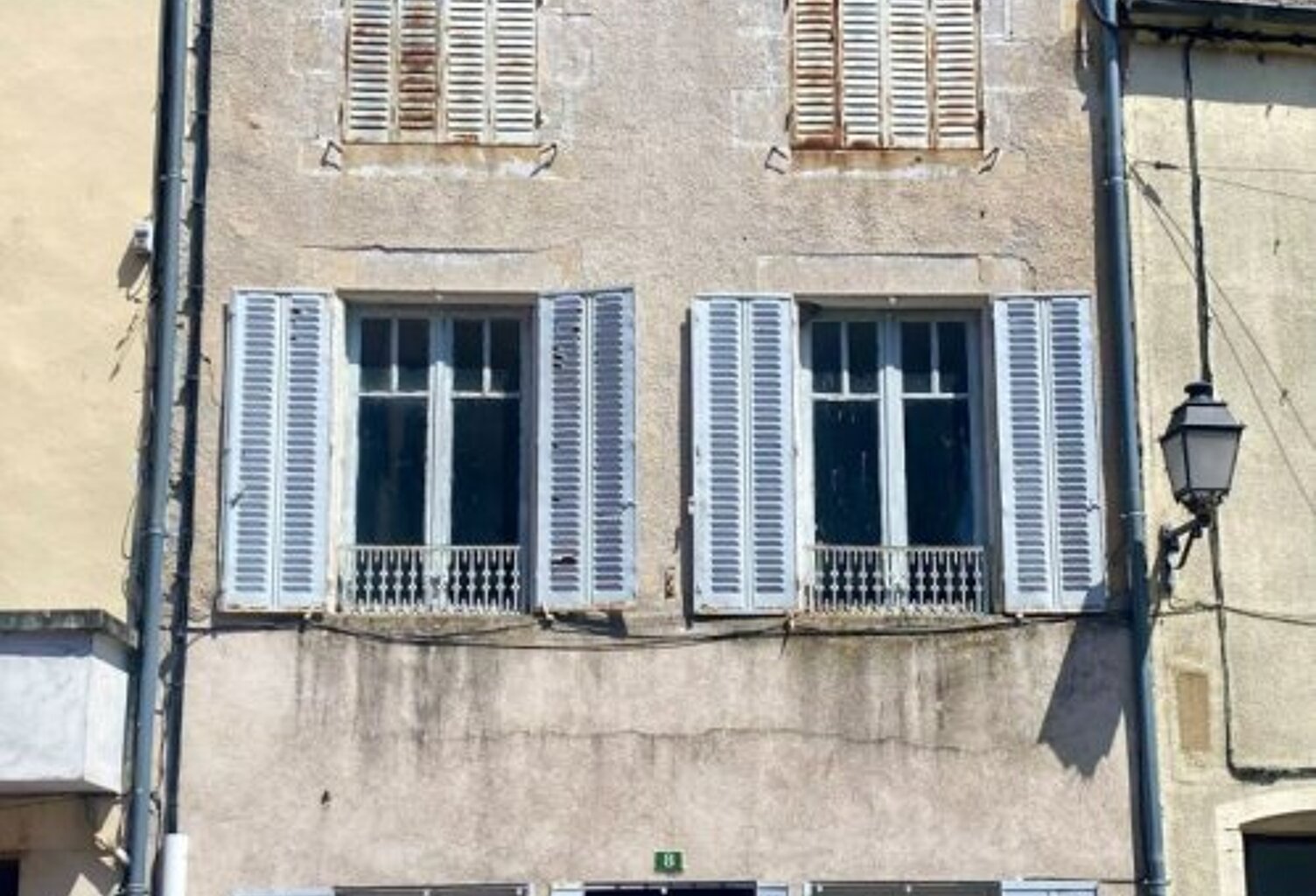 MAISON DE VILLAGE COEUR NIVERNAIS - TOUTES COMMODITES 145 m2 sur 3 niveaux - Cave et petit jardin — photo 1
