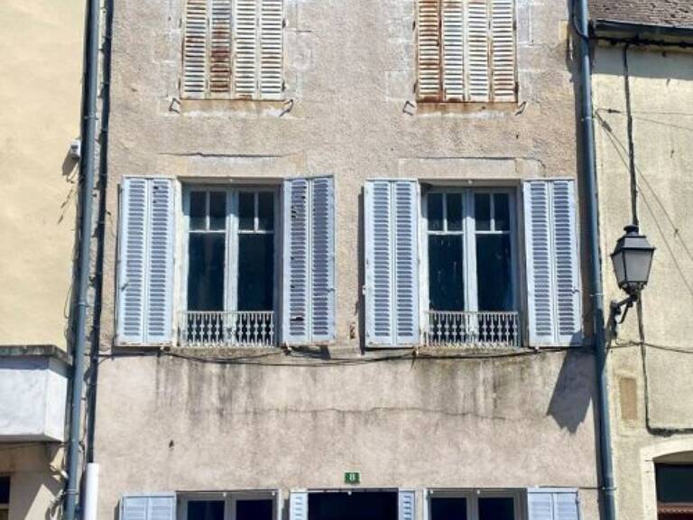 MAISON DE VILLAGE COEUR NIVERNAIS - TOUTES COMMODITES 145 m2 sur 3 niveaux - Cave et petit jardin — photo 1