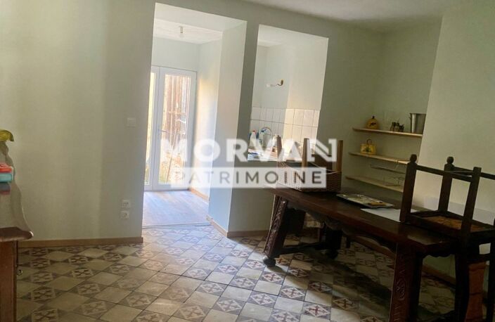 MAISON DE VILLAGE COEUR NIVERNAIS - TOUTES COMMODITES 145 m2 sur 3 niveaux - Cave et petit jardin — photo 3