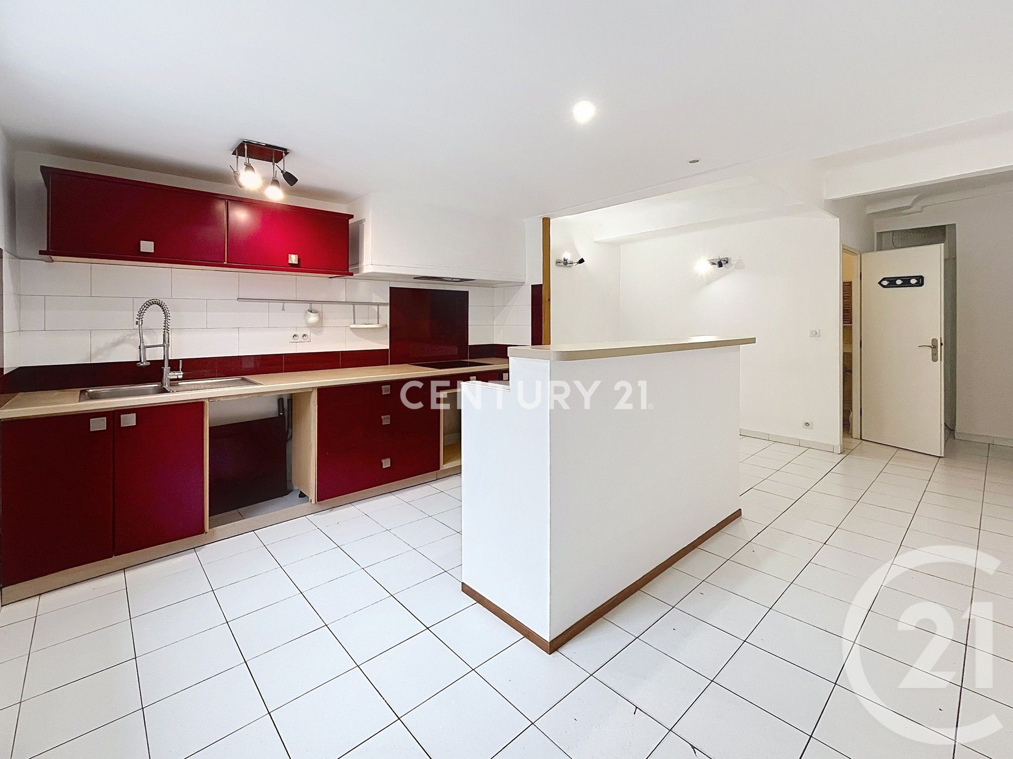 Villa / Maison  T3 à louer Cuges-les-Pins 13780