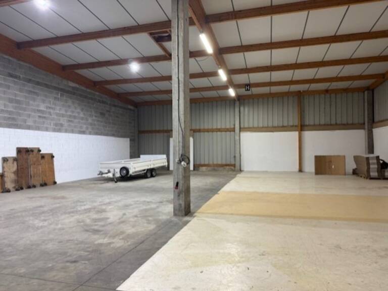 Locaux industriels de 488 m² à louer (38) — photo 1