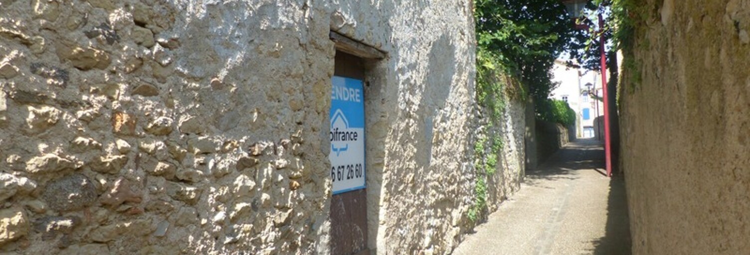 Immeuble  130 m² à vendre à Saint-Loup-Lamairé (79600)