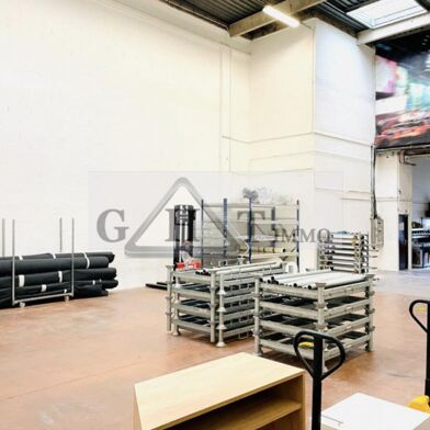 Local industriel  4500 €