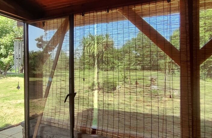A SAISIR, 10 MN DE LALINDE BELLE PROPRIETE EN PIERRE SITUÉE SUR UN PLATEAU VERDOYANT DE 15 000 M², COMPOSÉE D'UNE PÉRIGOURDINE DE 110 M² SH, 3 CHAMBRES + UNE DEPENDANCE DE 89 M² POUVANT SERVIR DE MAISON D'AMIS + UN LOGEMENT T3 DE 84 M² AVEC TERRASSE, UN GRAND GARAGE IDEAL POUR CAMPING-CAR + PISCINE.                                                                   — photo 5