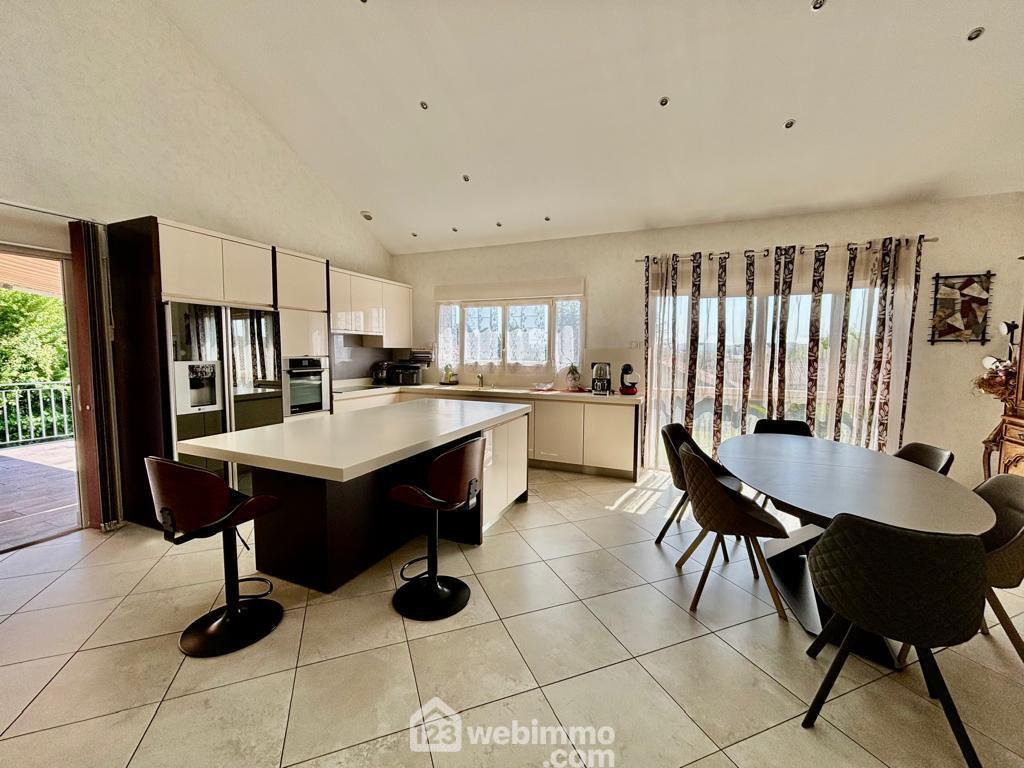 Photo Maison - 229.23m² - Verdun image 2/4