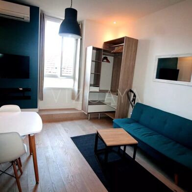 Appartement  698 €