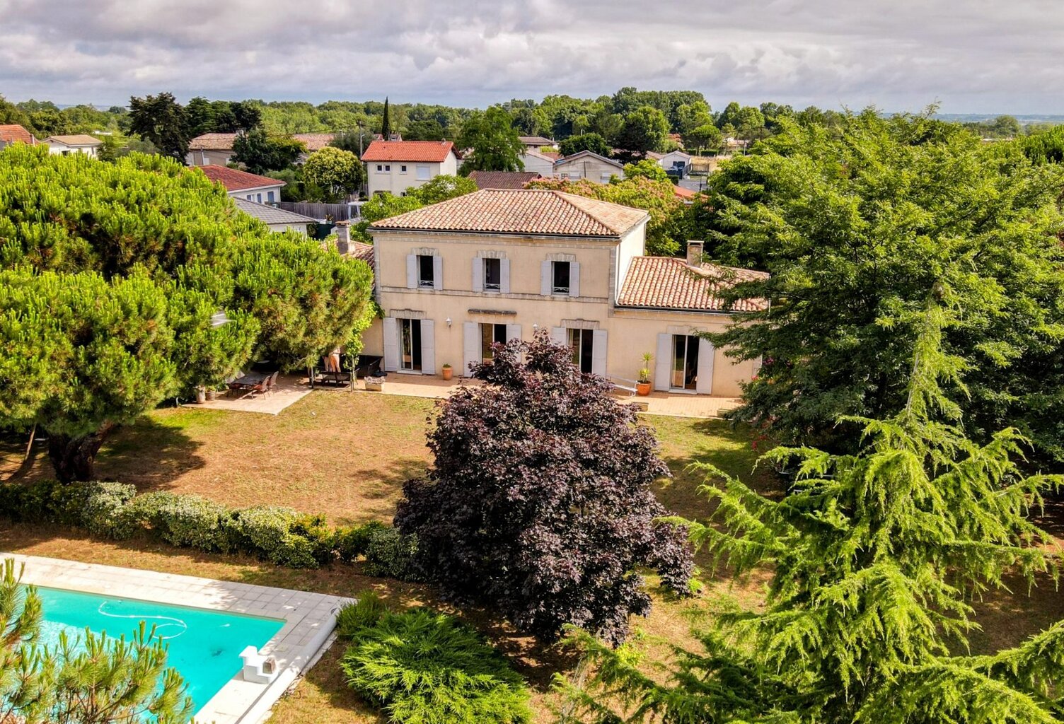 À VENDRE  ÉLÉGANTE VILLA DE 268 M²  CHARME BORDELAIS, — photo 1