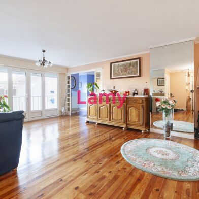 Appartement 4 pièces 240000 €