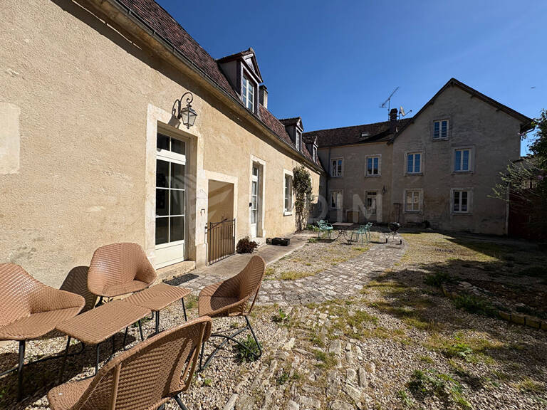 Maison ancienne totalement rénovée à Chablis 9 pièce(s) — photo 1