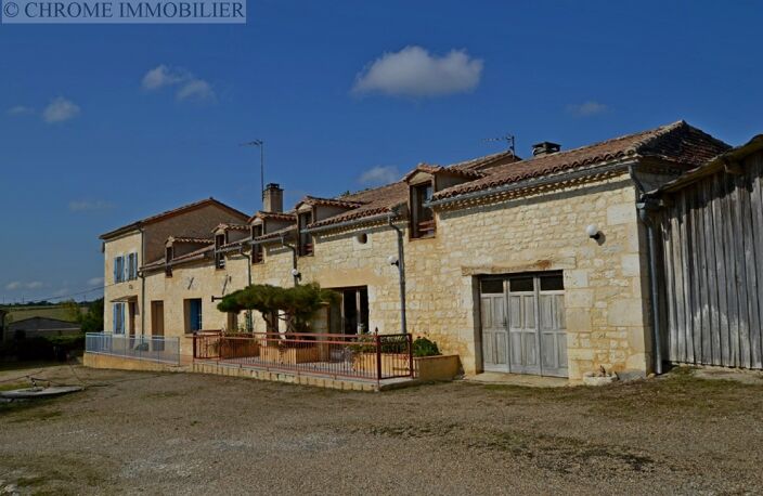 Grand ensemble en pierre — photo 2