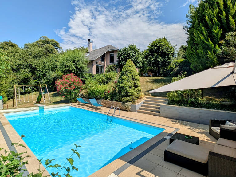 Villa d'architecte sur magnifique parc avec piscine — photo 1
