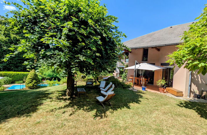 Villa d'architecte sur magnifique parc avec piscine — photo 4