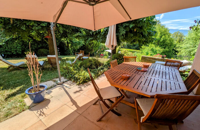 Villa d'architecte sur magnifique parc avec piscine — photo 5