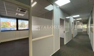 Bureau  610 m² à louer à Villeurbanne (69100)
