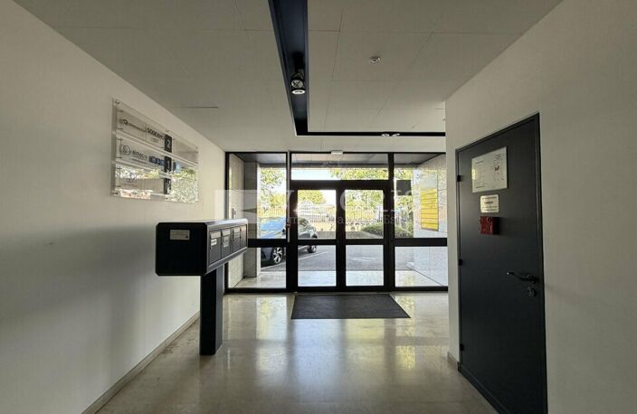 BUREAUX à LOUER — photo 3