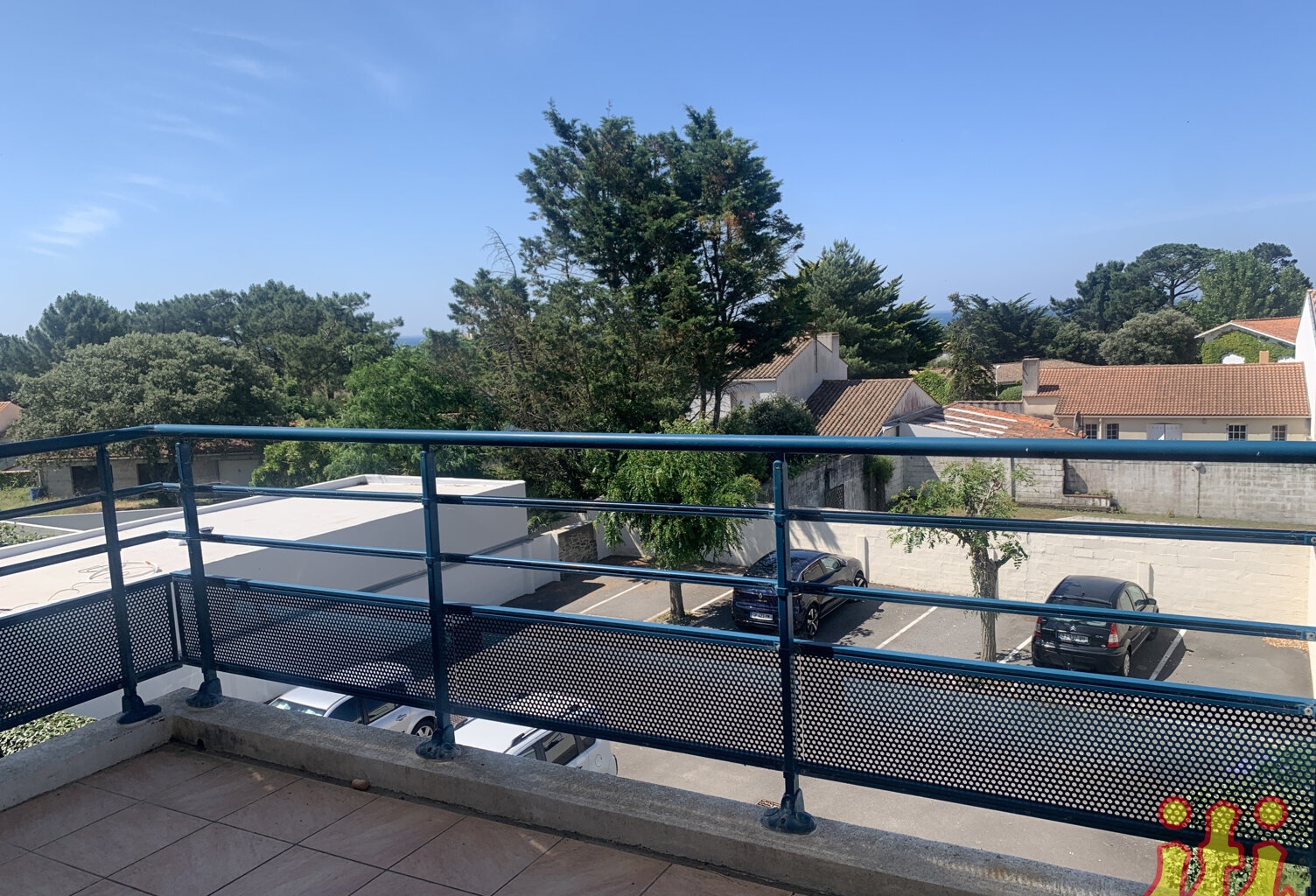 T3 proche commerces — photo 1