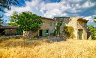 Maison 8 Pièces 140 m² à vendre à Cucuron (84160)