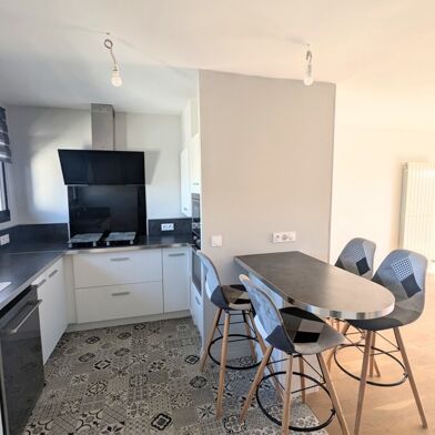 Appartement 3 pièces 384345 €