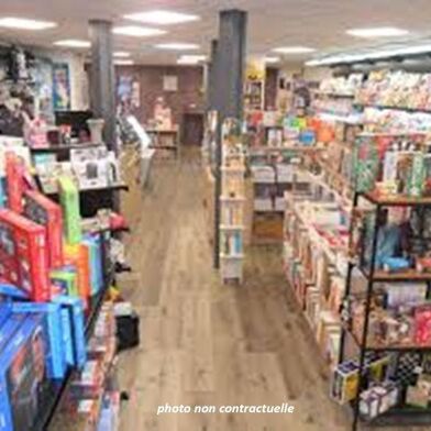 Commerce  145800 €