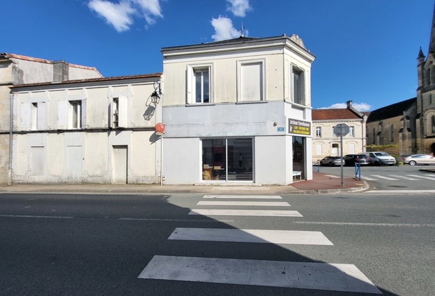 Vente immeuble   Jonzac (17500) — photo 1