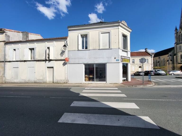 Immeuble   — photo 1