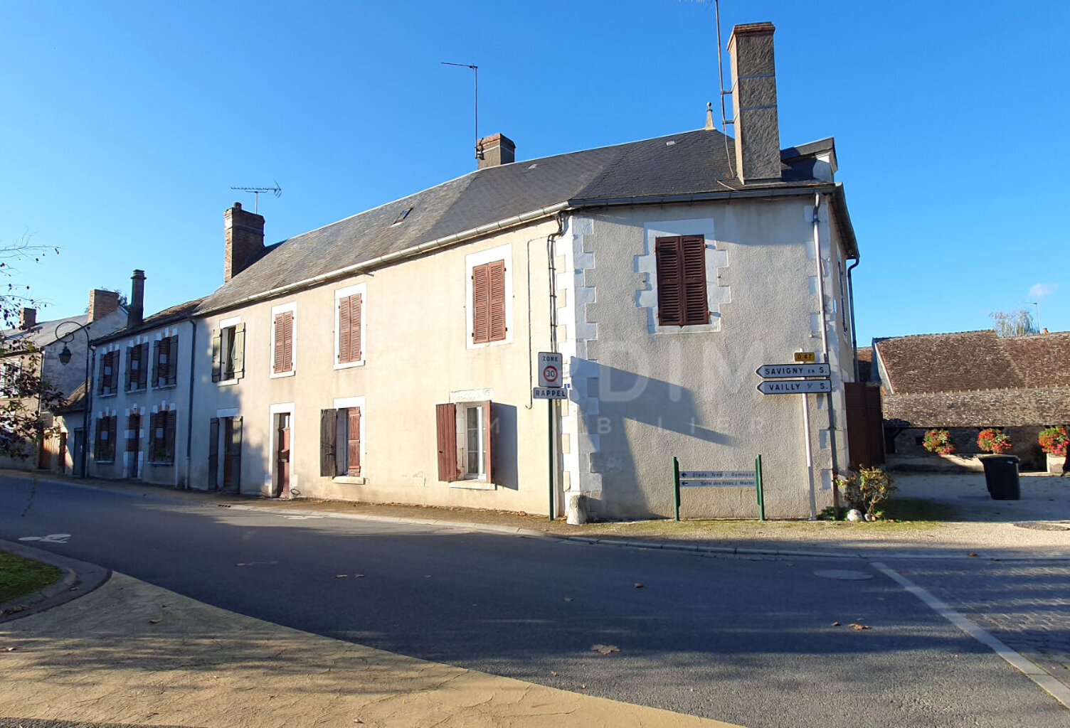 Maison de deux appartements à Léré — photo 1