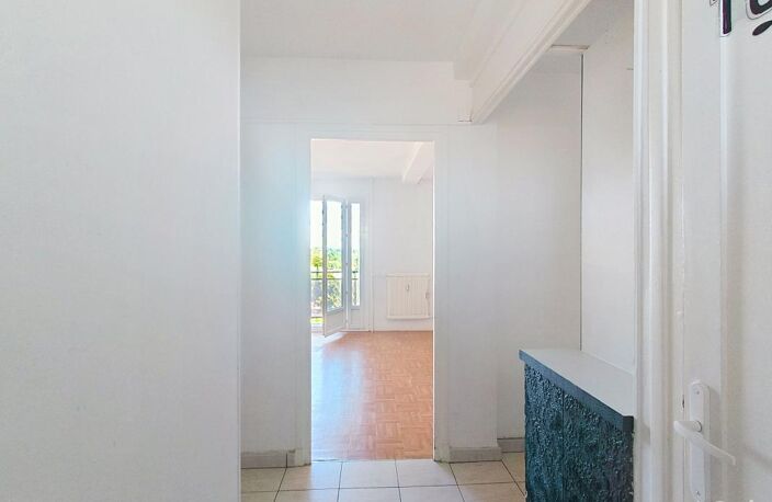 Appartement À Vendre — photo 2