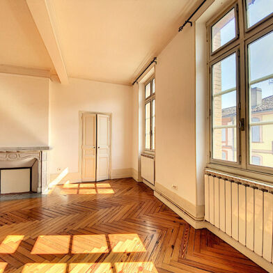 Appartement 5 pièces 1020 €