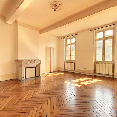 Appartement 5 pièces 1020 €