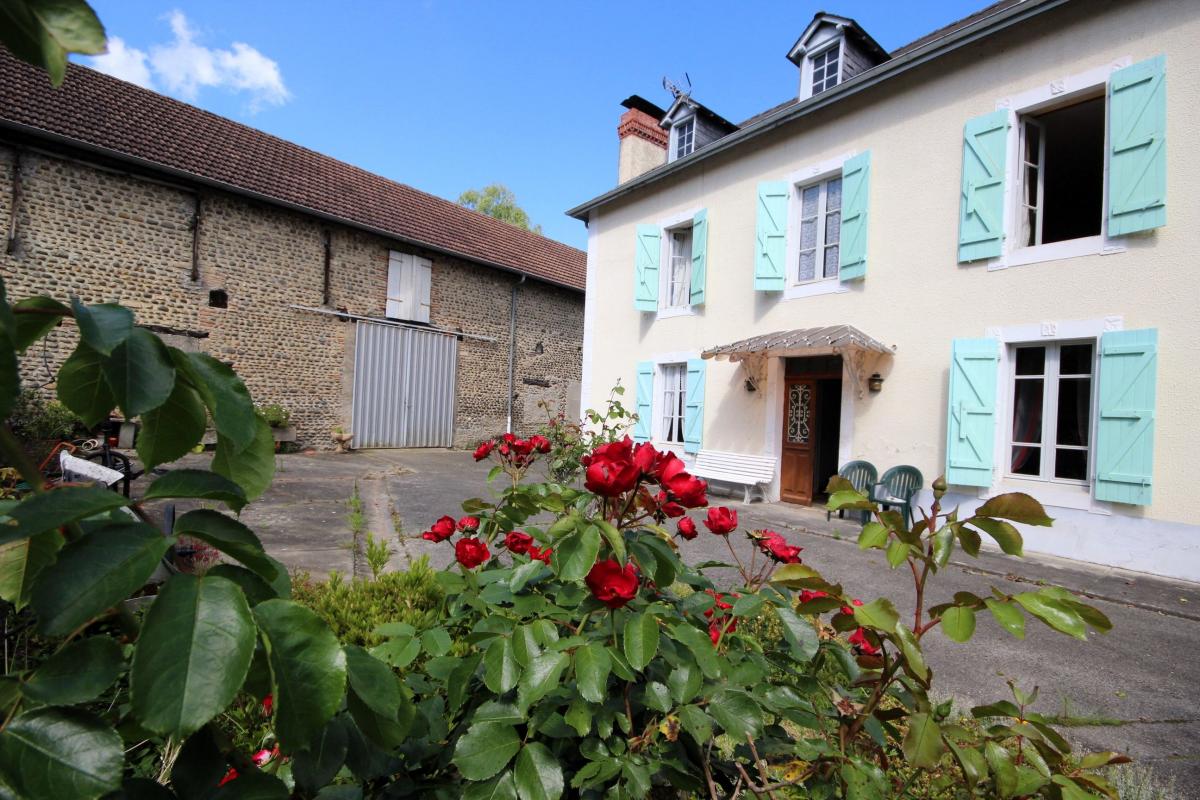 Villa / Maison  T6 à vendre Beyrie-en-Béarn 64230